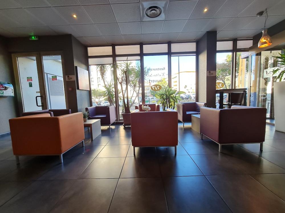 Kyriad Palais Des Congrès – Vélodrome Hotel 3*