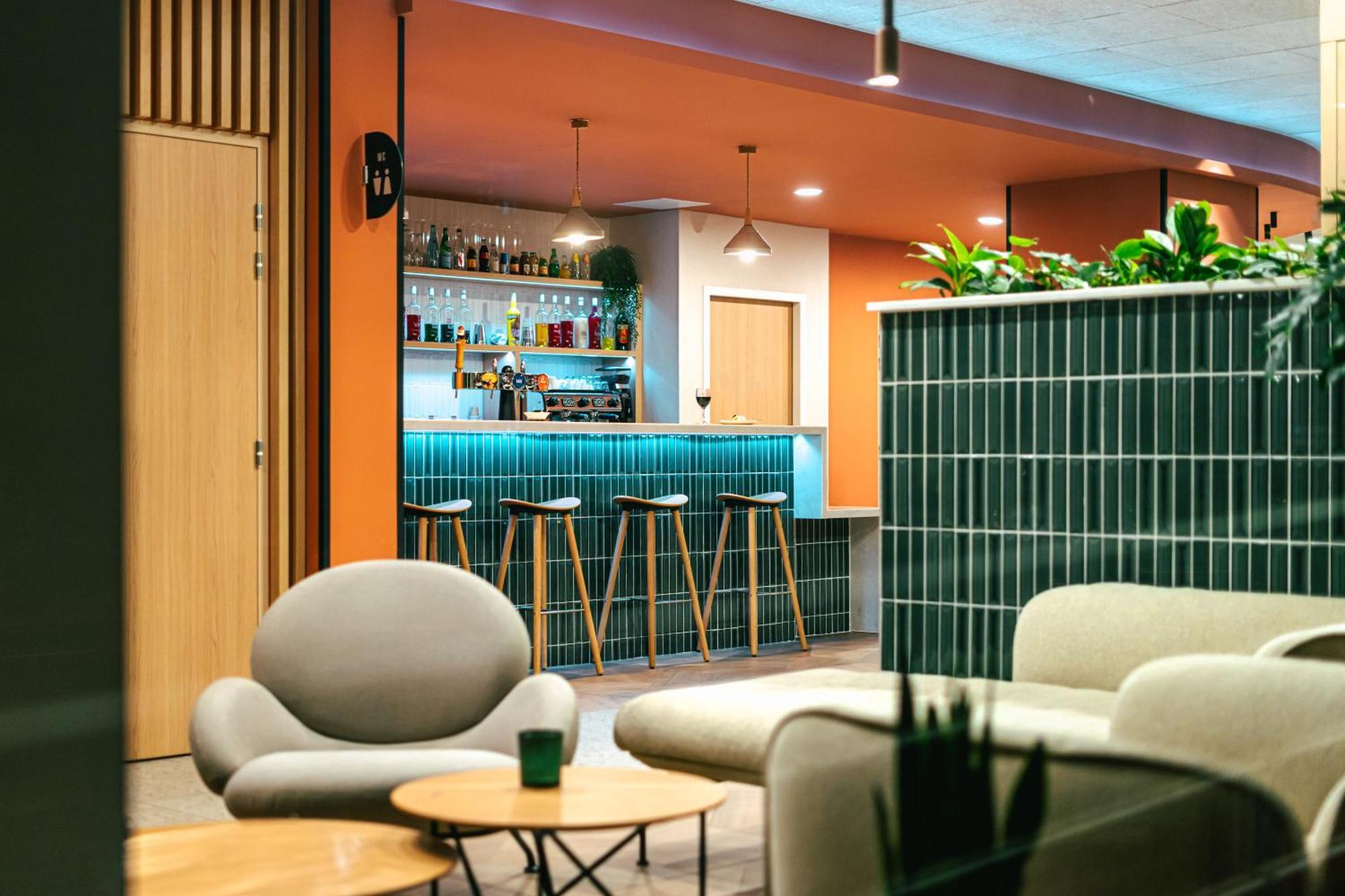 Kyriad Palais Des Congrès – Vélodrome Hotel 3*