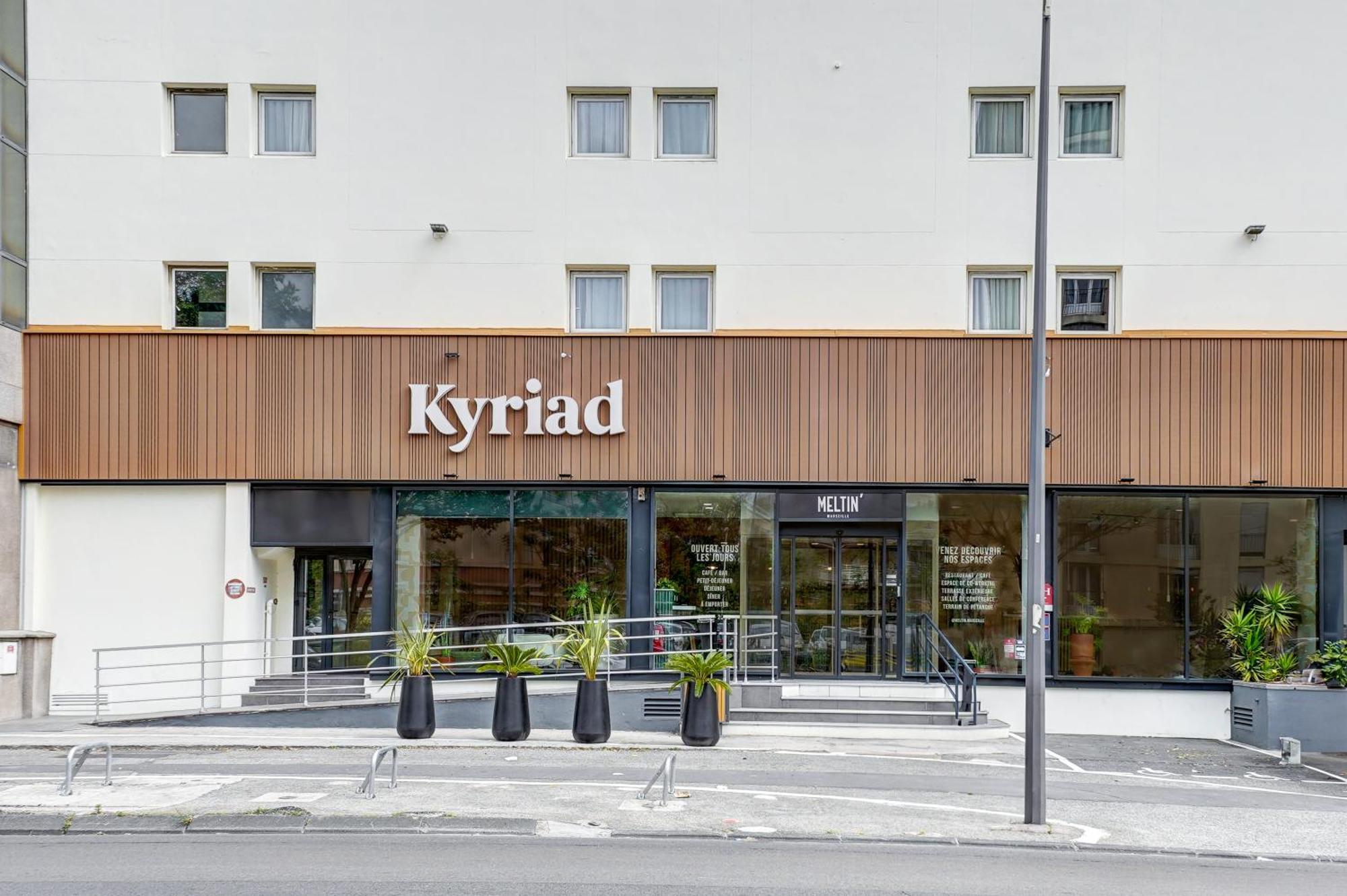 Kyriad Palais Des Congrès – Vélodrome Hotel 3*